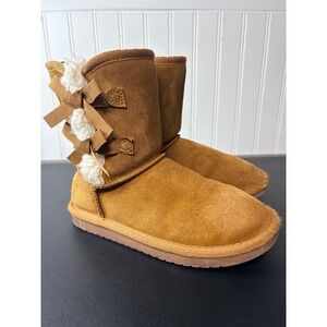 Koolaburra by UGG Victoria Short Boots Chestnut Tan Suede Bow Winter Womens